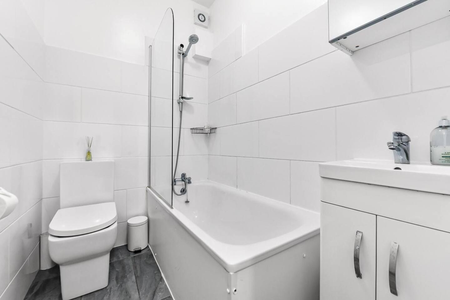 2 Bed Apartment- Finsbury Park Station B London Exterior photo